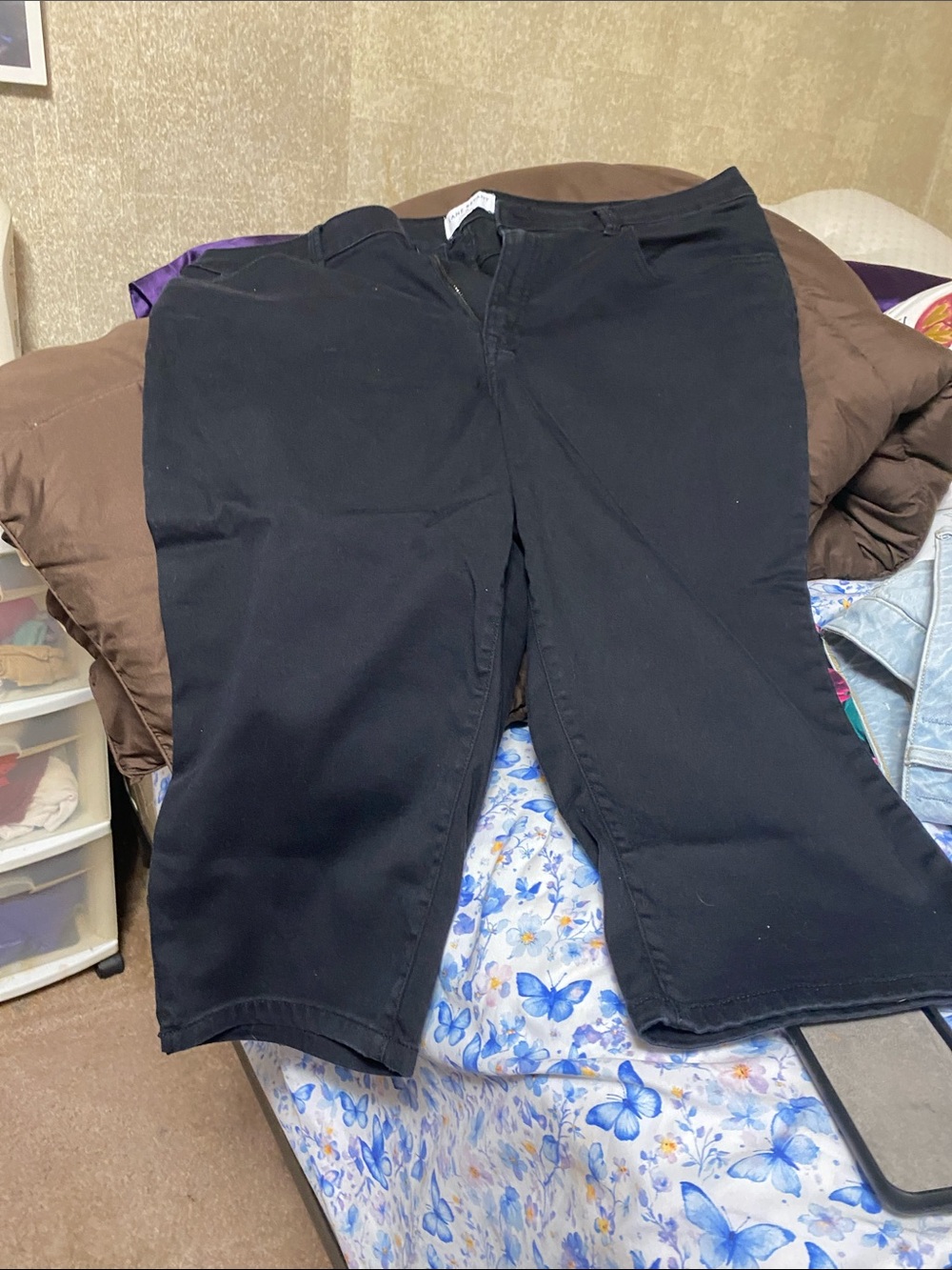 Classic Black womens cropped pants